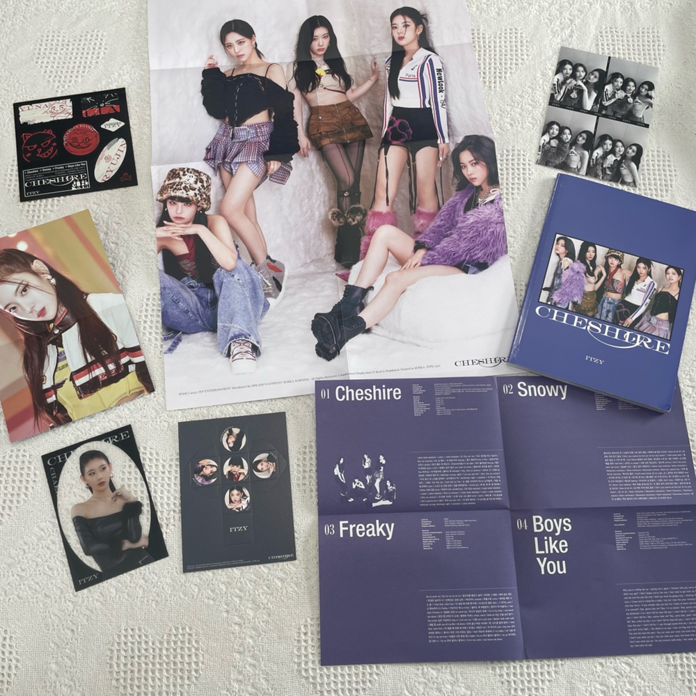 Itzy K-Pop Book, CD, Photo Cards, Poster, and More!!